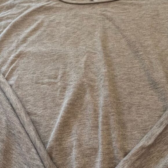 Old Navy Womens Sz XS Lightweight Long Sleeved T Shirt w/ Gold Threads Shimmer - Picture 4 of 12